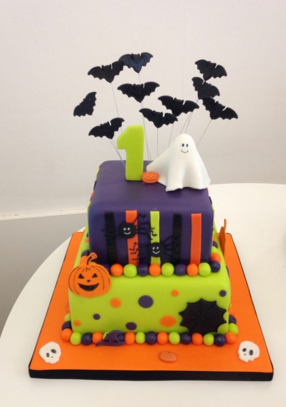 80's Horror Movie inspired cake by JenniCakes | Scary cakes, Crazy cakes,  Movie cakes